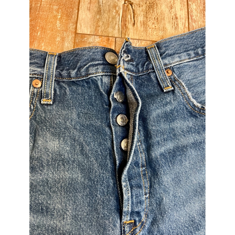 Levis 501 Original Distressed Denim Cut Off Shorts Medium Wash Blue W31 - Picture 6 of 11